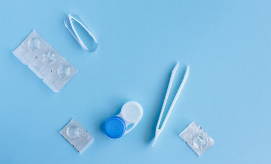 What Should New Contacts Feel Like?