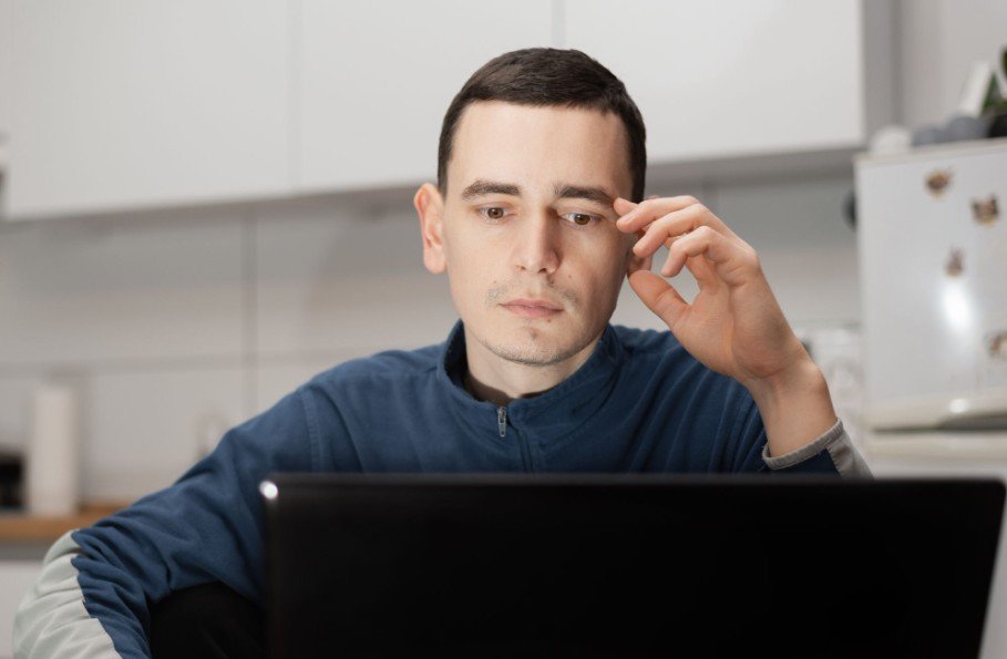 Does the 20-20-20 Rule Help Contact Lens Dryness?