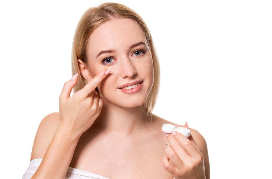 Eyes Feel Dry After Removing Contact Lenses? Fix It Safely