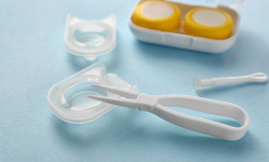 What Happens During a Toric Lens Fitting?