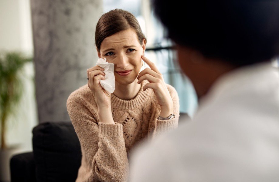 Use Contact-Lens-Compatible Eye Drops