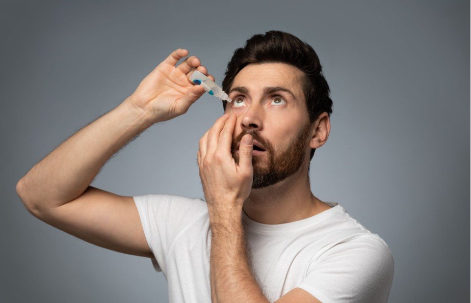 Can You Use Eye Drops While Wearing Contacts? Safety Guide