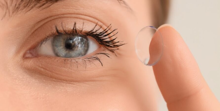 Multifocal Contact Lenses for Presbyopia Beginners: A Clear Guide