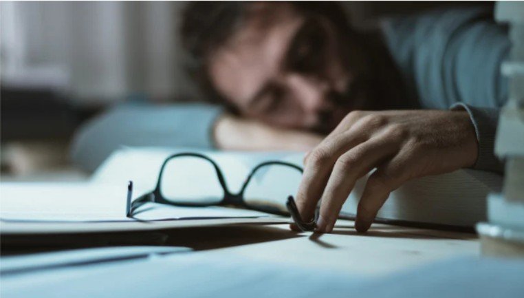 How Lack of Sleep Affects Your Eyes and Vision Short Term