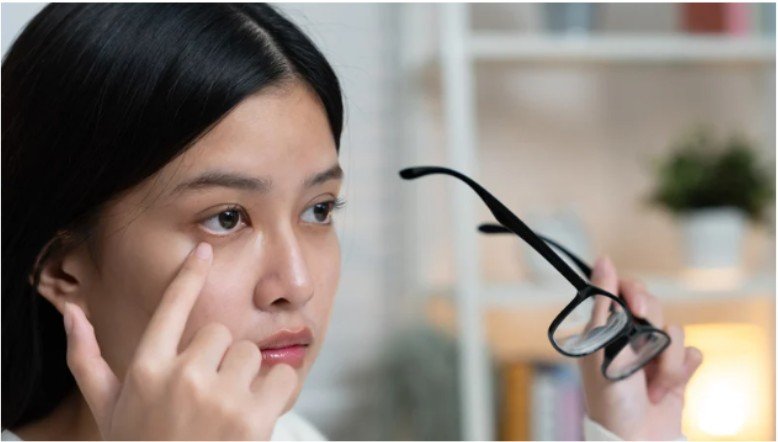 How To Rehydrate And Protect Your Eyes