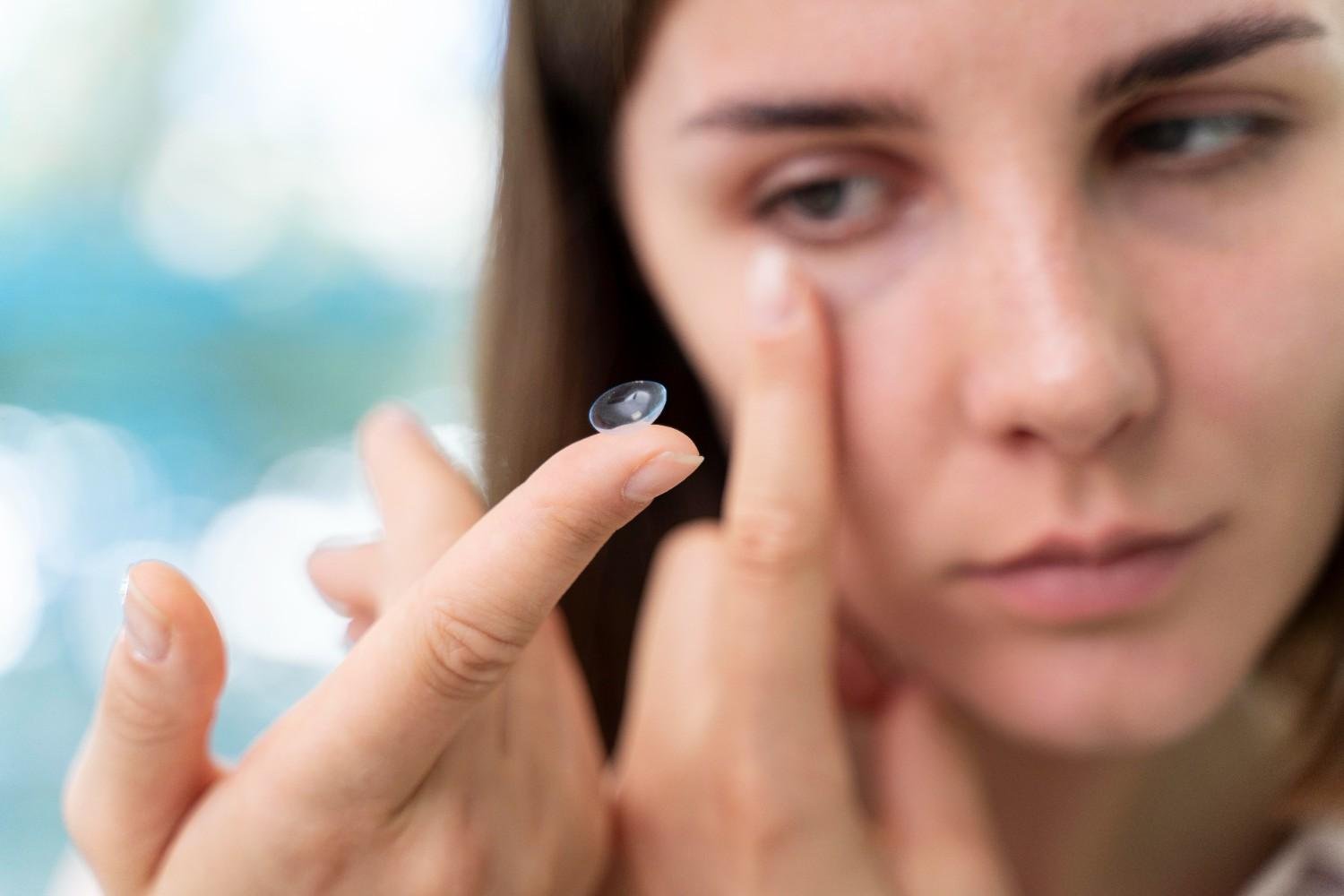 Why Do Dry Contacts Cause Blurry Vision?