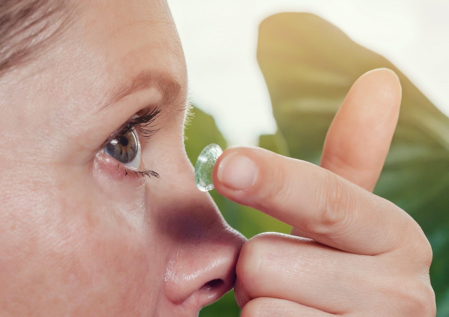 Contact Lenses Dry Out in Air Conditioning: Here’s How to Stop It